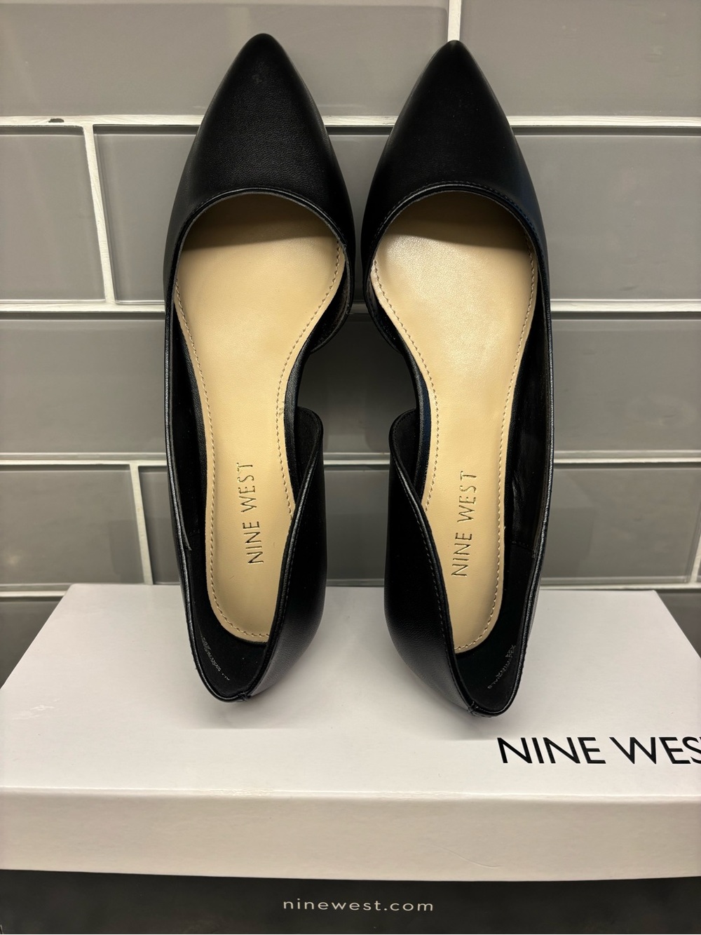 Nine West Women’s size 5.5 flats NEW